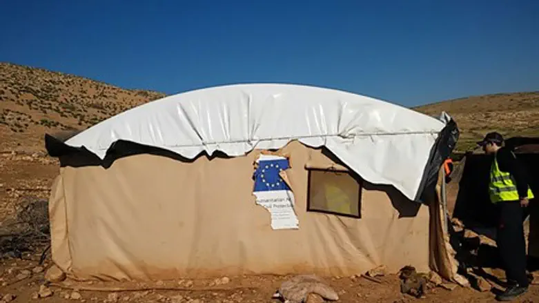 במימון אירופי. אחד המבנים שנהרסו