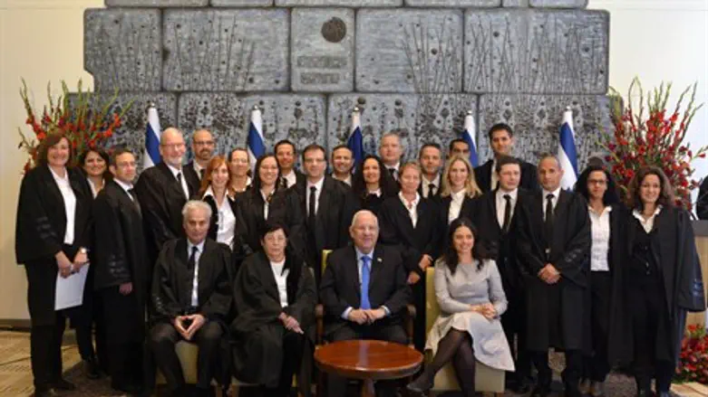 השבעת השופטים