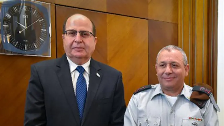 בוז באוויר. יעלון ואייזנקוט