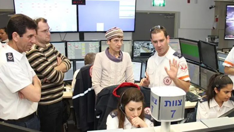 ח"כ מועלם במוקד מד"א