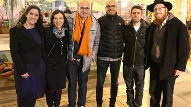 עצרת אחדות במתחם התחנה