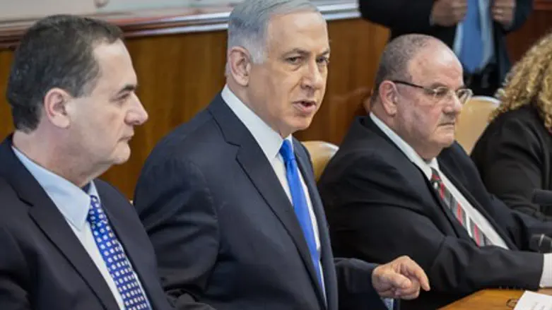 Netanyahu speaks during cabinet meeting