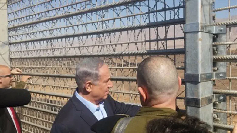 נתניהו במהלך הסיור, היום