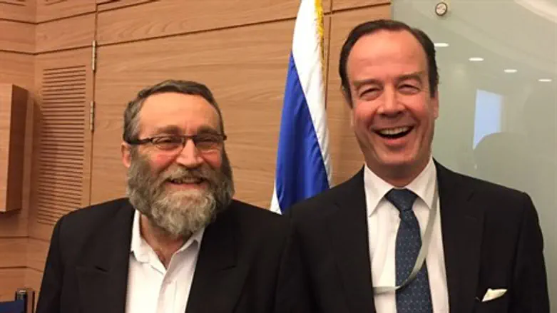 גפני והשגריר