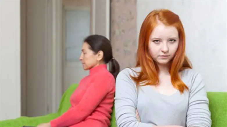 Estranged parent and child (illustration)