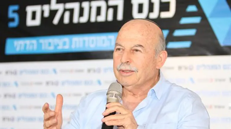 Нисан Сломянский