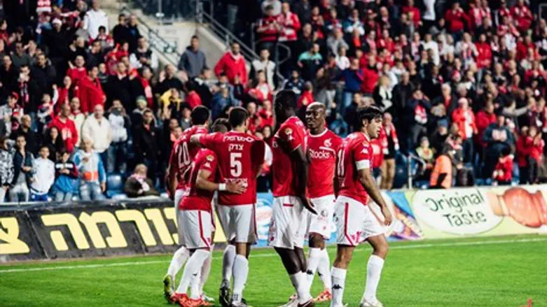 עוד חגיגה אדומה. יספיק להם לאליפות?