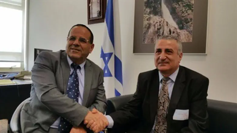 הפגישה. היום