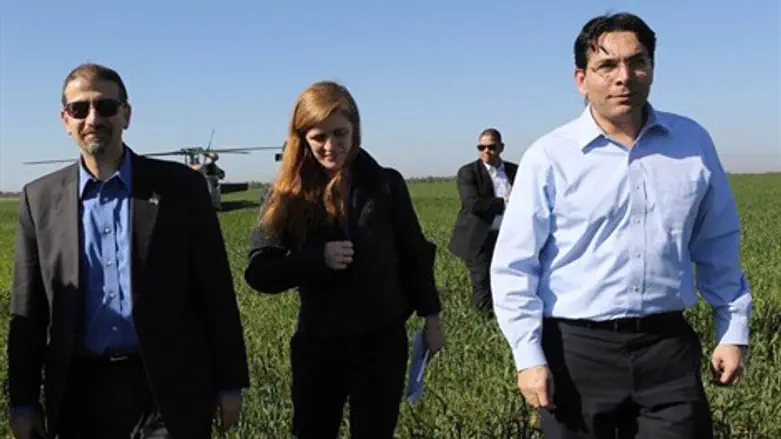 דנון ופאוור בירידה מהמסוק