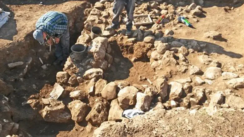Excavations of Chalcolithic town in northern Jerusalem