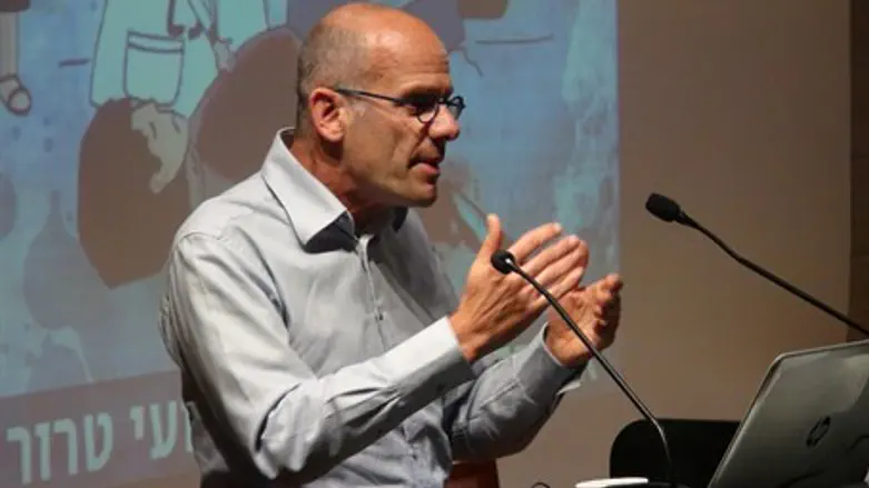 Dr. Ofer Merin at the conference