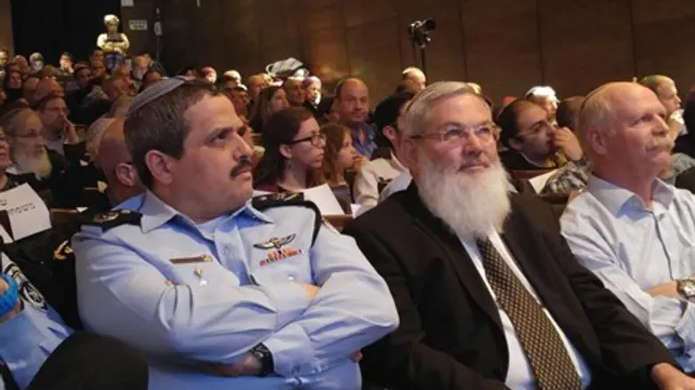 המפכ''ל אלשיך וסגן השר בן דהן