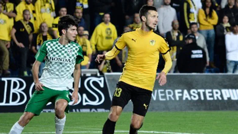 רוקאביציה מול חיפה. החלוץ האוסטרלי שוב כבש