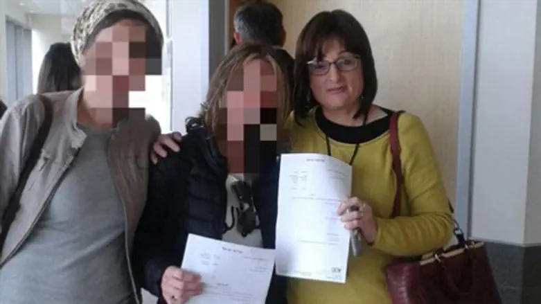 מרים בבית הדין