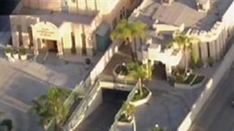 בבית כנסת עדת ישורון 