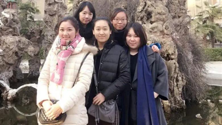 בקרוב בישראל. חמש הבנות המיוחסות לקהילה העתיקה בקאייפנג