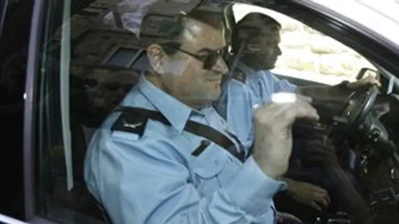 תנ"צ איילון בצאתו מחקירת אולמרט