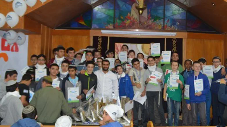 תלמידים בסיום ספר זרעים 