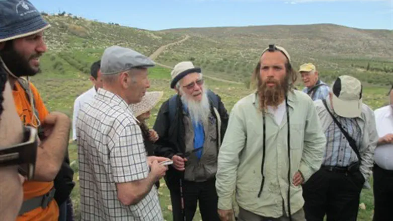 אנשי האקדמיה במאחזים