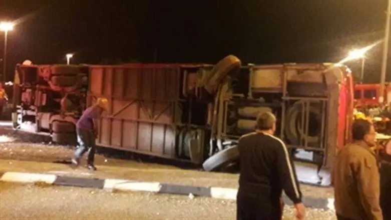 Bus which overturned near Zarzir