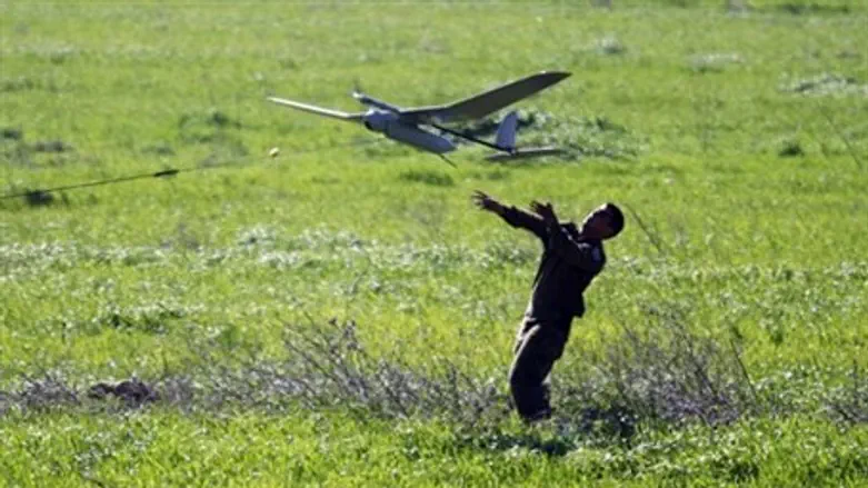 Wireless airplane for the purpose of smuggling (Illustration)