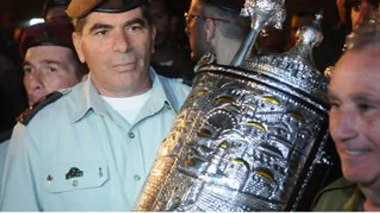 הרמטכ"ל אשכנזי בחנוכת בית הכנסת