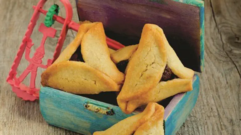 עשרות משלוחי מנות, עוגות ושתייה