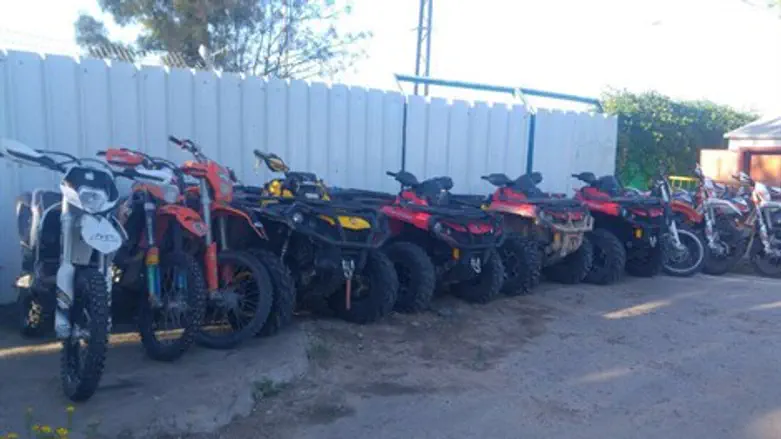 הטרקטורונים ואופנועי השטח שהוחרמו