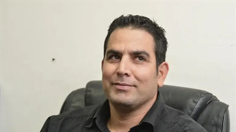 שיקולים זרים? מני נפתלי