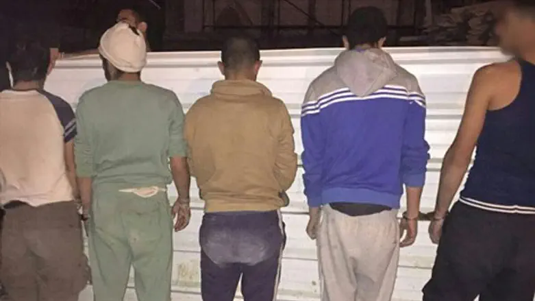 שוהים בלתי חוקיים פלסטינים