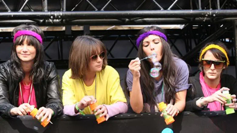 French girls (illustration)