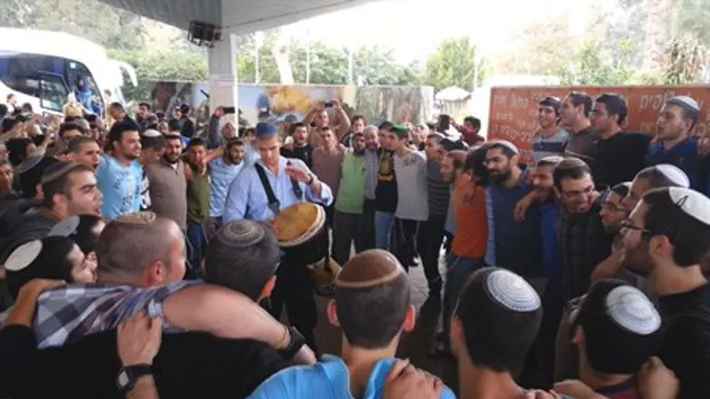 Hesder yeshiva students drafting into IDF