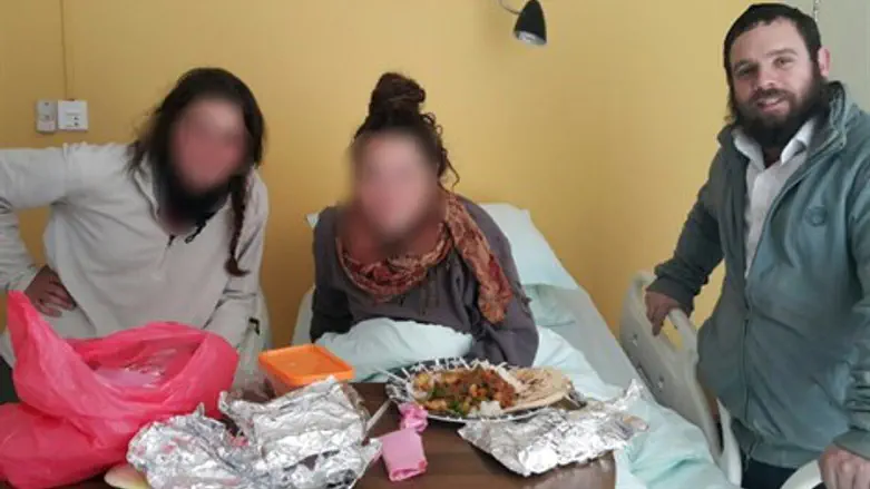 שתי הצעירות בבית חב"ד