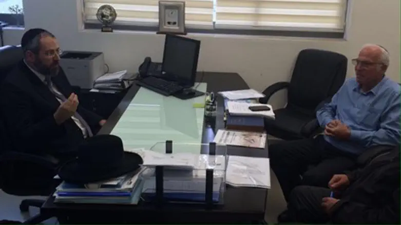 השר אריאל והרב לאו, היום