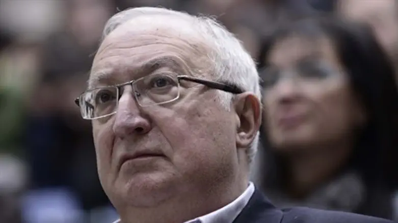 ליישר קו בלי דעות קדומות. טרכטנברג