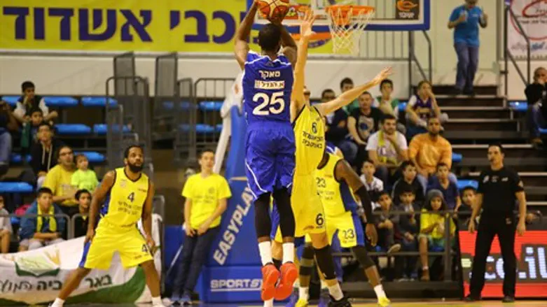 טאקר מקריית גת עולה לשלוש הערב