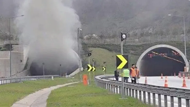 עשן מיתמר מתחנת המטרו בבריסל