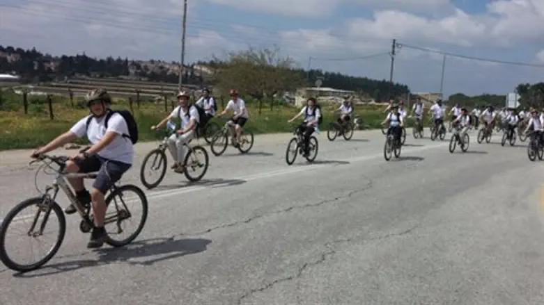 התלמידים, במהלך מסע האופניים