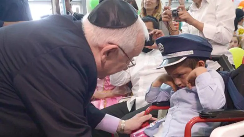 הנשיא עם ה"שוטר" רפאל שמואל בדיחי