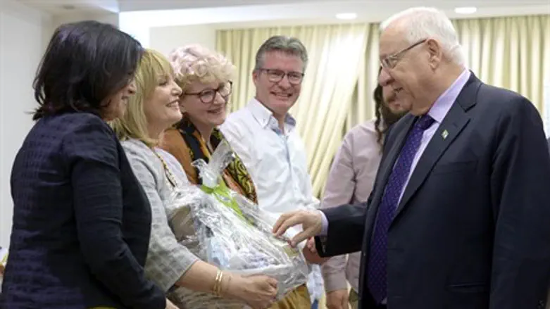 President Rivlin receives Lev HaOlam delegation