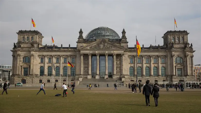 חשף את קלונם