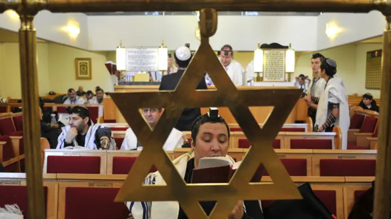 טיהור אתני? בית כנסת בפריז