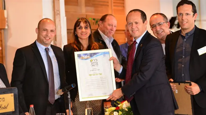 ברקת מקבל את הפרס