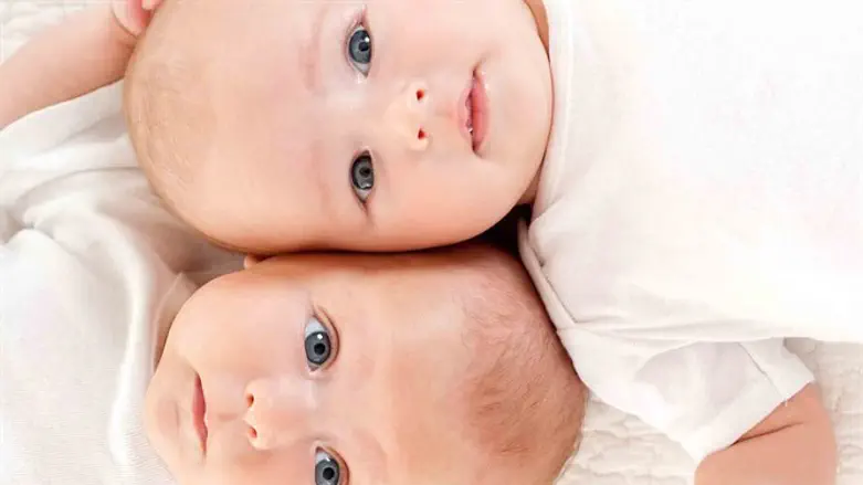 שמחה יחד עם דאגה