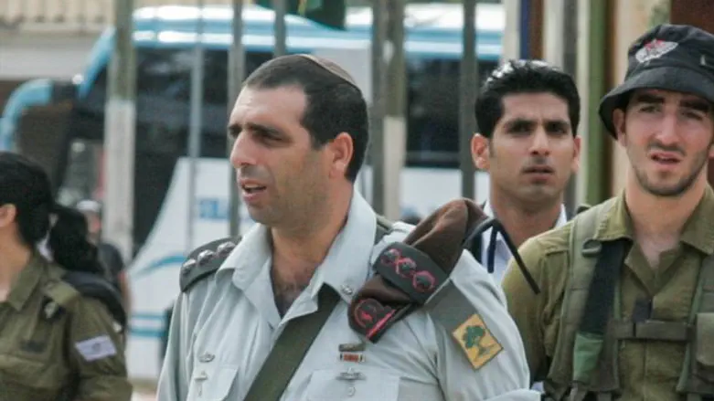 מצווה לדון לכף זכות, אבל אסור לעצום עיניים. אופק בוכריס