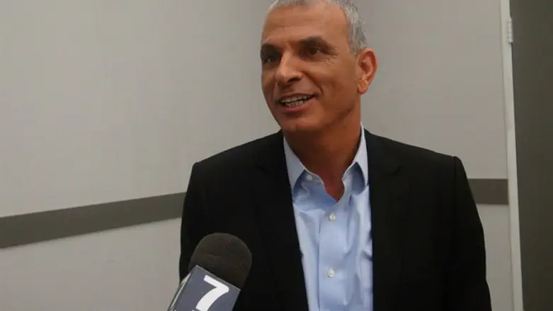 ססמאות.  כחלון