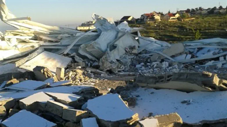 Carmei Tzur synagogue in ruins