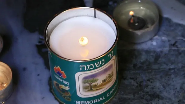 Memorial candle
