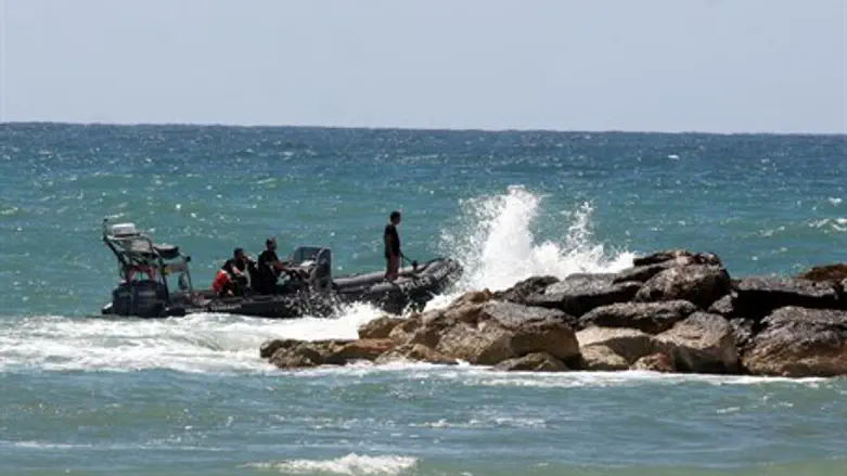 Police rescuers at Tel Aviv beach (illustration)
