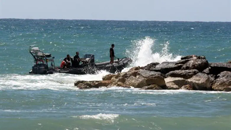 Police rescuers at Tel Aviv beach (illustration)